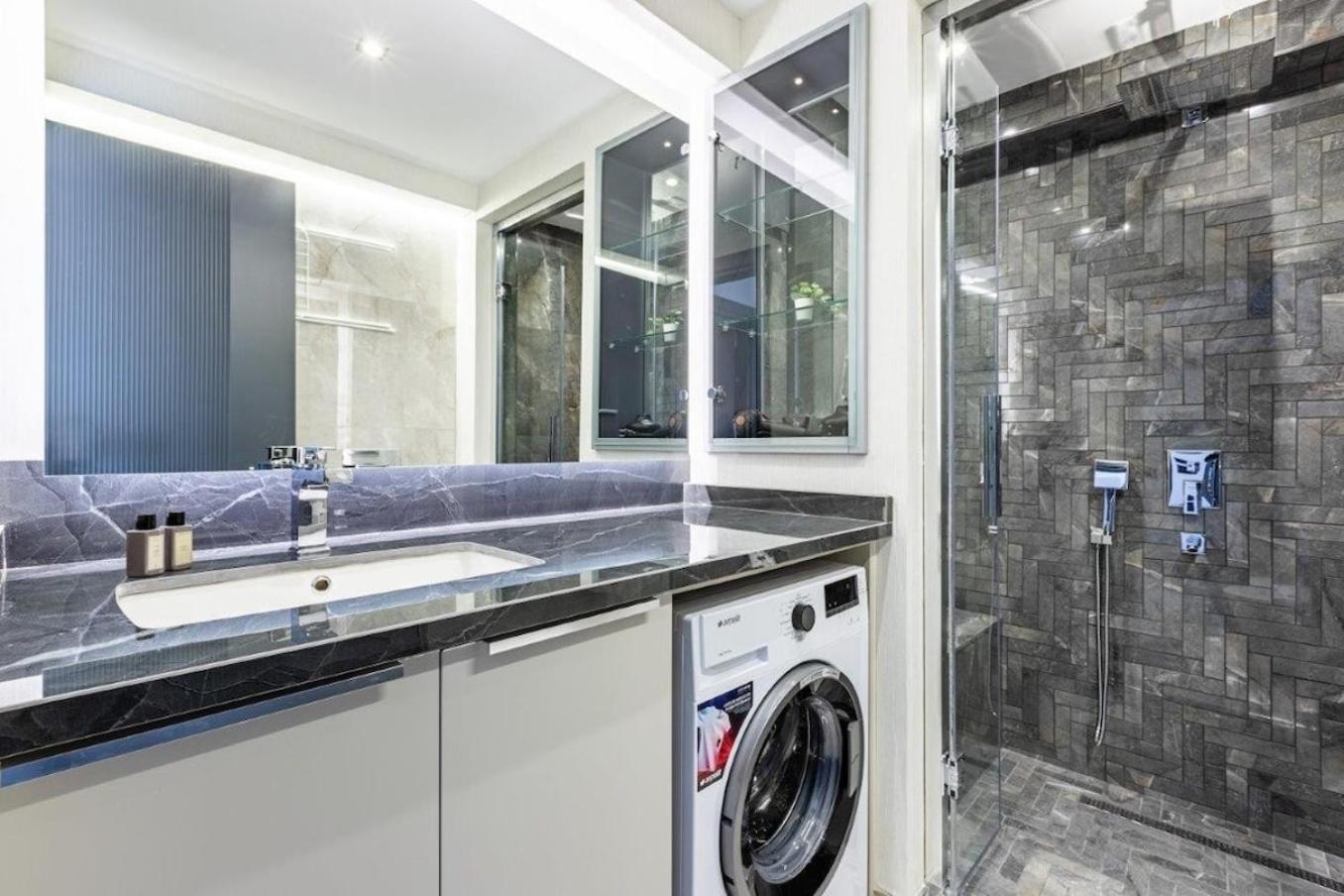 Daire Charming Bright New 2bd1bath Wparking!#339 İstanbul