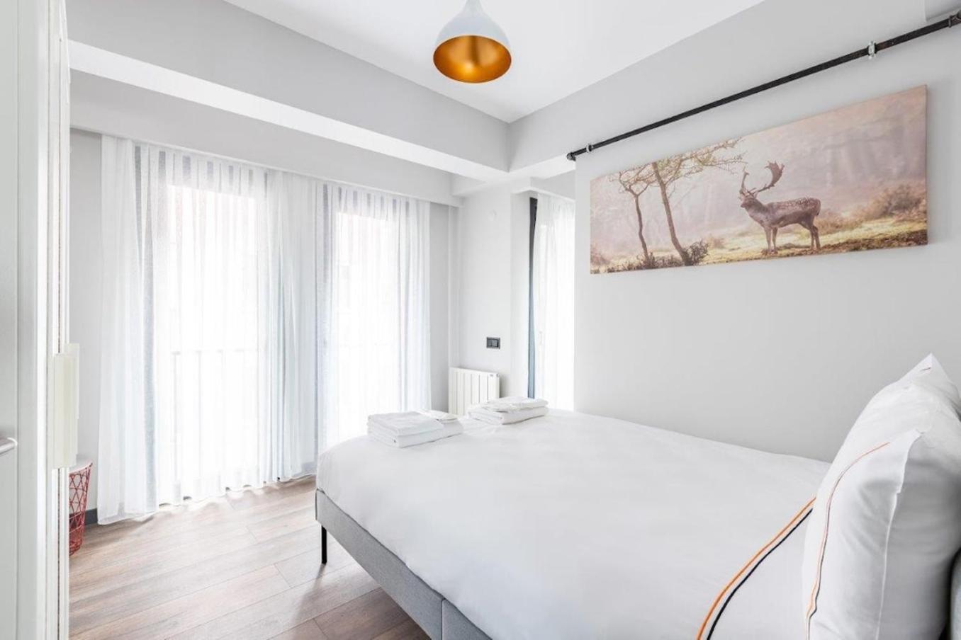 Charming Bright New 2bd1bath Wparking!#339 * İstanbul