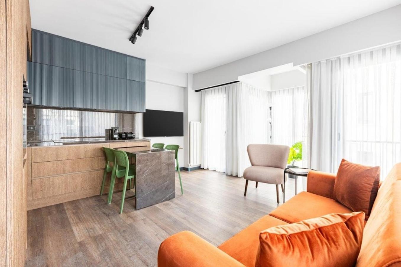 Charming Bright New 2bd1bath Wparking!#339 Daire