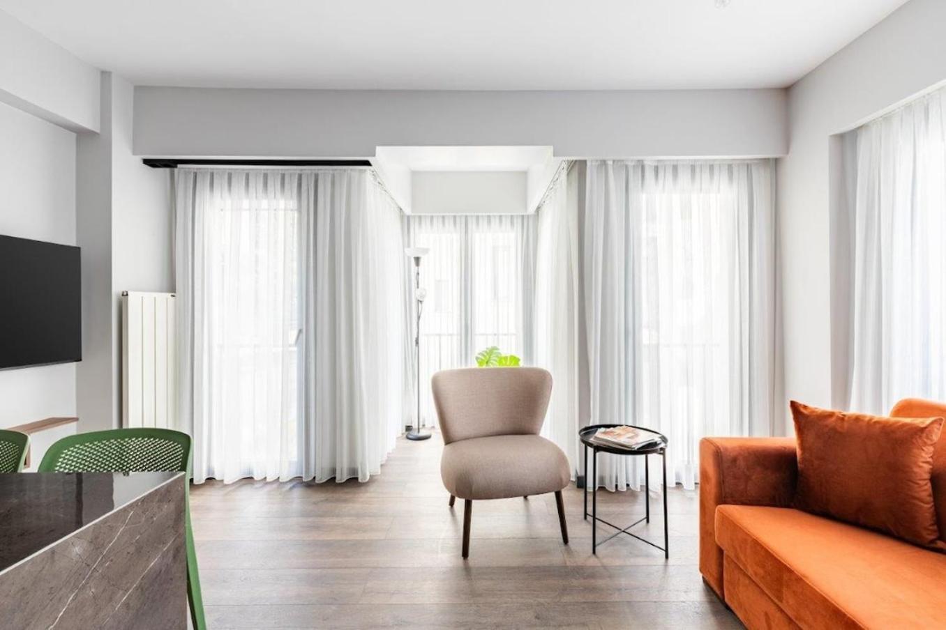 Charming Bright New 2bd1bath Wparking!#339 Apartment *